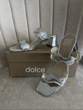 Dolce Vita Ilva Mid Heel Sandal ~ Silver Distressed Leather ~ Sz 8